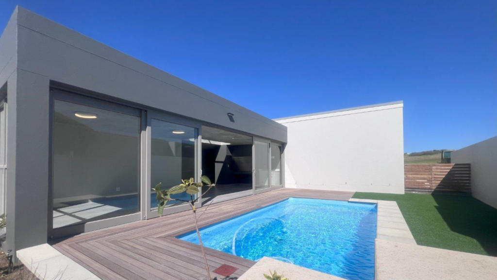 Lance-Ferreira-Real-Estate-Professional